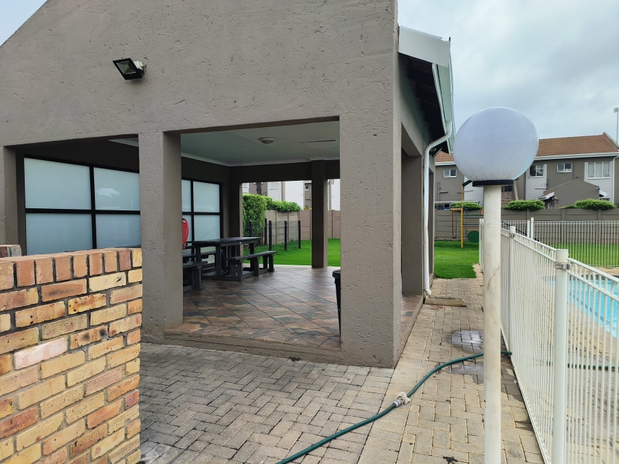 3 Bedroom Property for Sale in Kannoniers Park North West